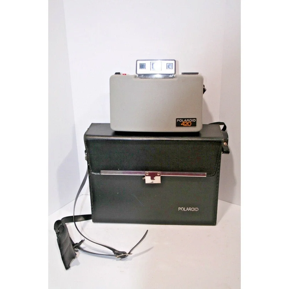 Polaroid Land Camera Vintage 420 With Case And Flash Film Manual